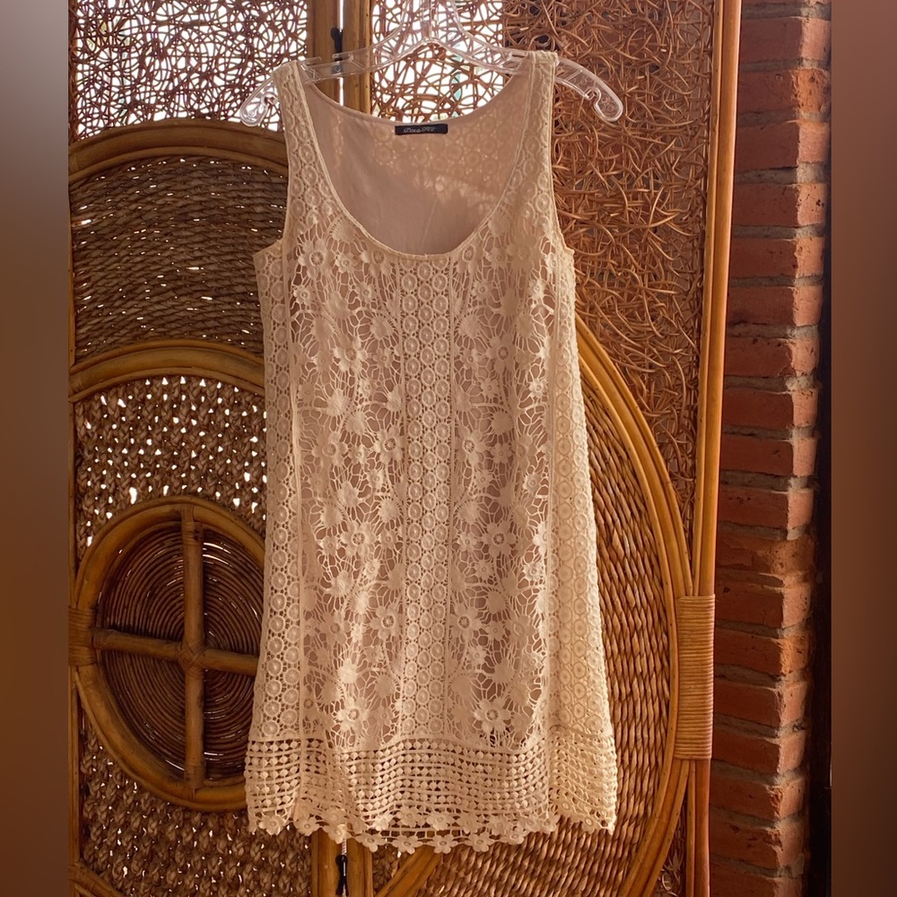 Peer Tee Elegant Cream Lace Mini Dress Lined Size Small